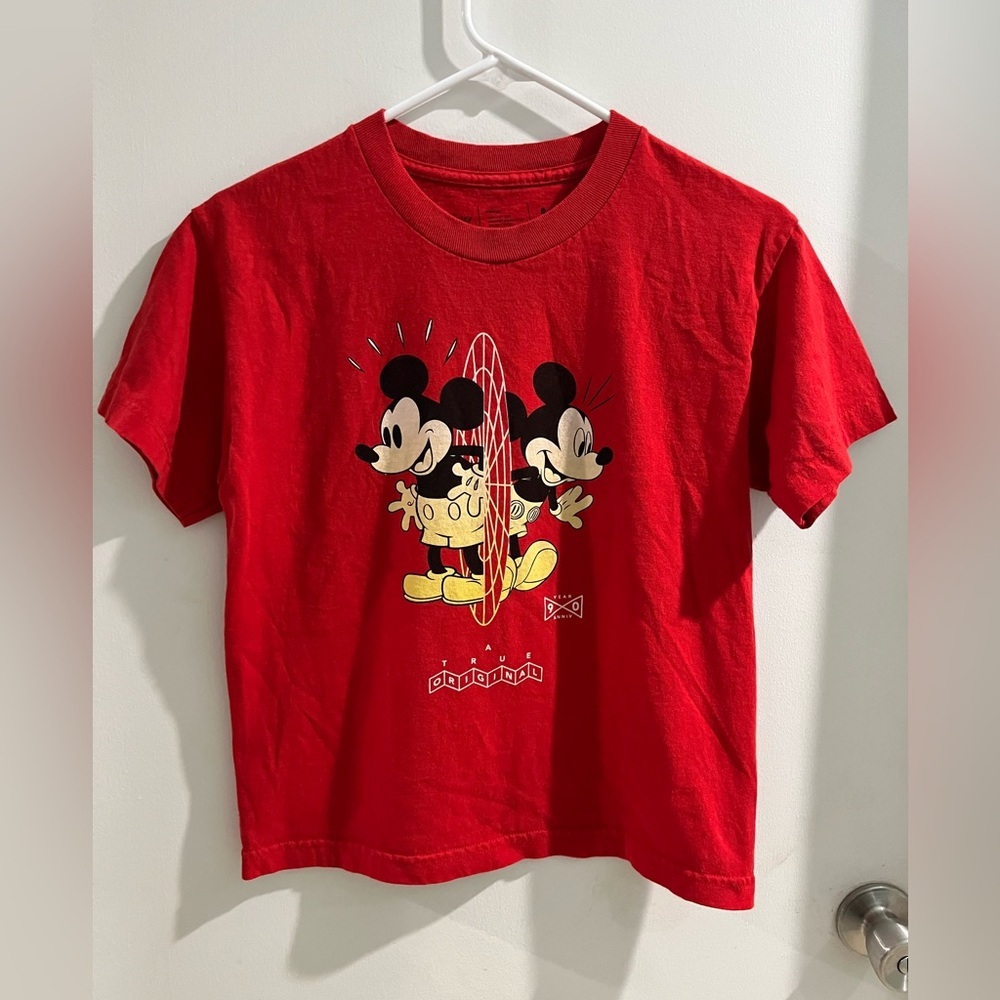 Disney Red Mickey Mouse Anniversary 90 yrs Short Sleeve Tee, size medium